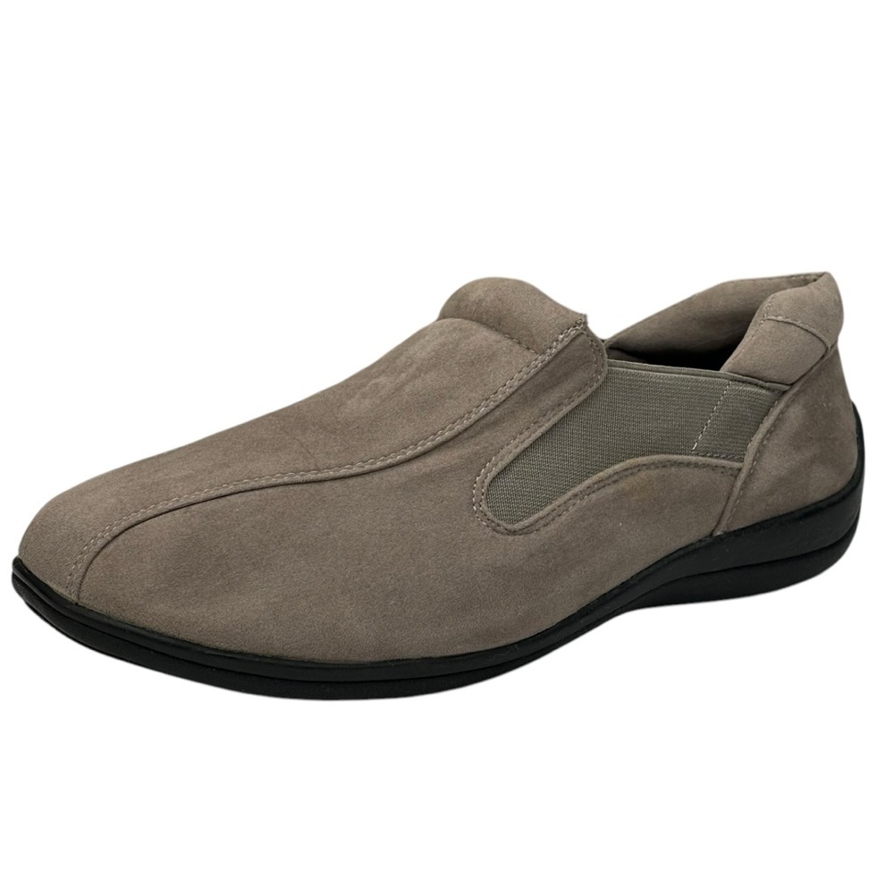 Comfort Well by Beacon Beige Suede Slip On Comfort Walking Shoes Women Sz. 9.5 W